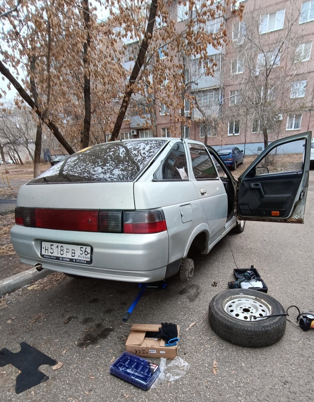 ваз lada 2112, ваз 2112, ваз 2112 серебристая, ваз 2112 r14, Volkswagen Transporter T4