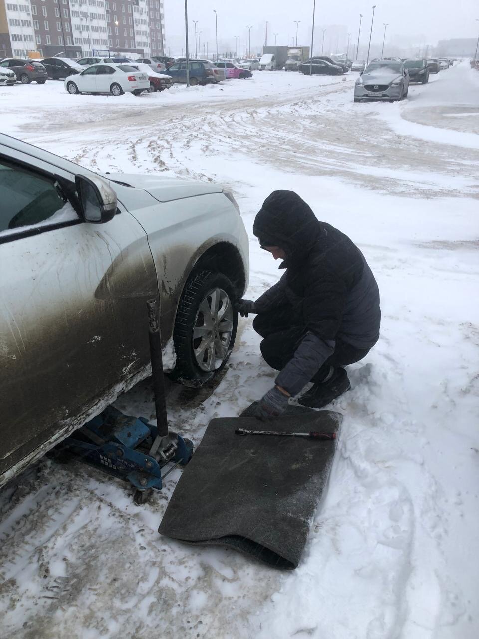 автомобиля, авто, подкатной домкрат, домкрат, два авто