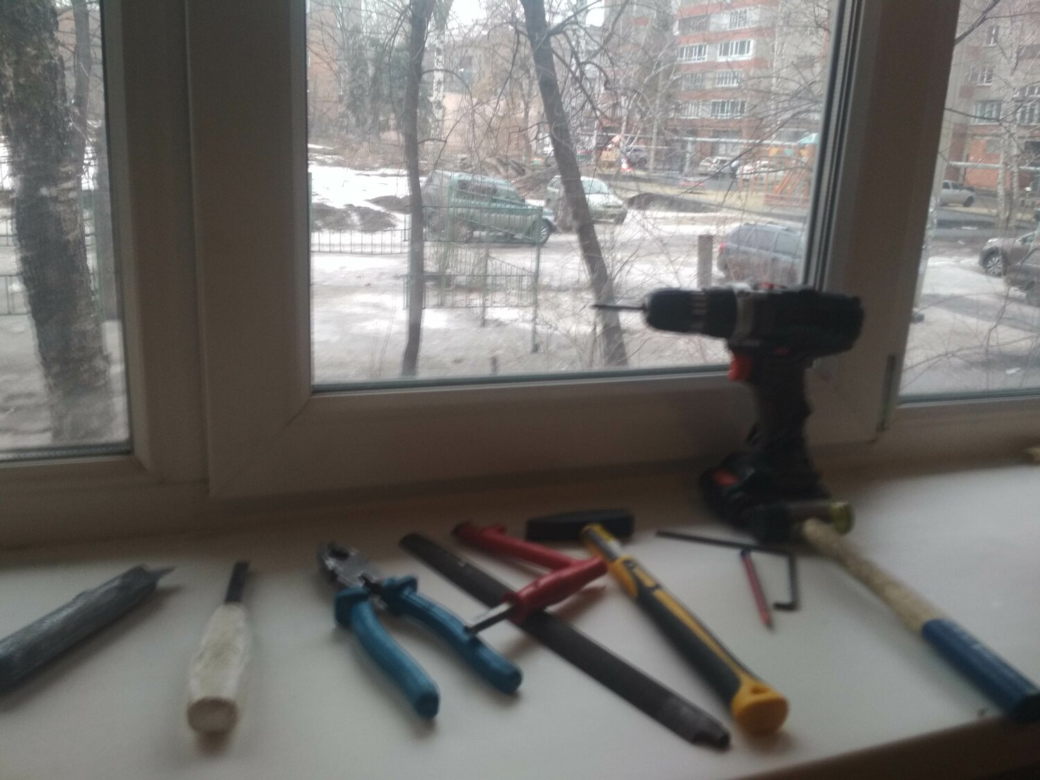 окна, пластиковое окно, инструмент для ремонта окон пвх, приспособления для монтажа окон, вентиляционные клапаны для подоконников пластиковых окон