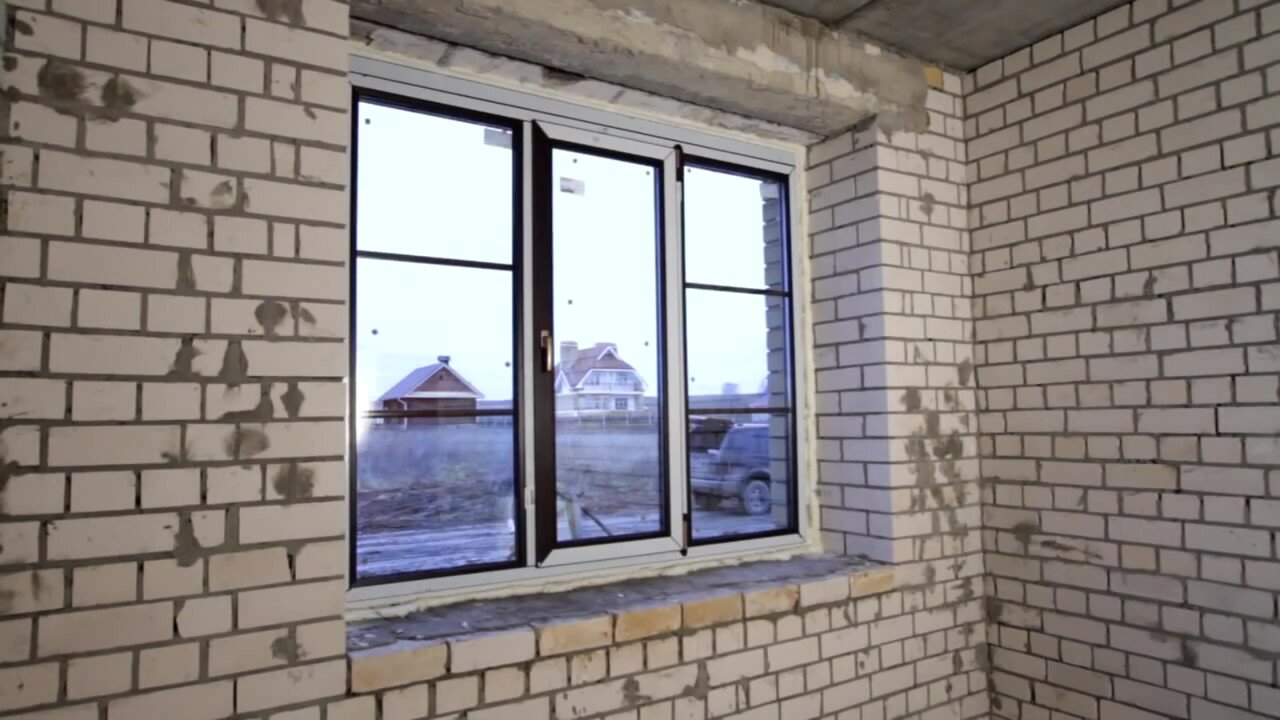 окна, проф. монтаж окон в кирпичном доме, квартира в кирпичной новостройке, жилой комплекс, левино поле 46 однушка