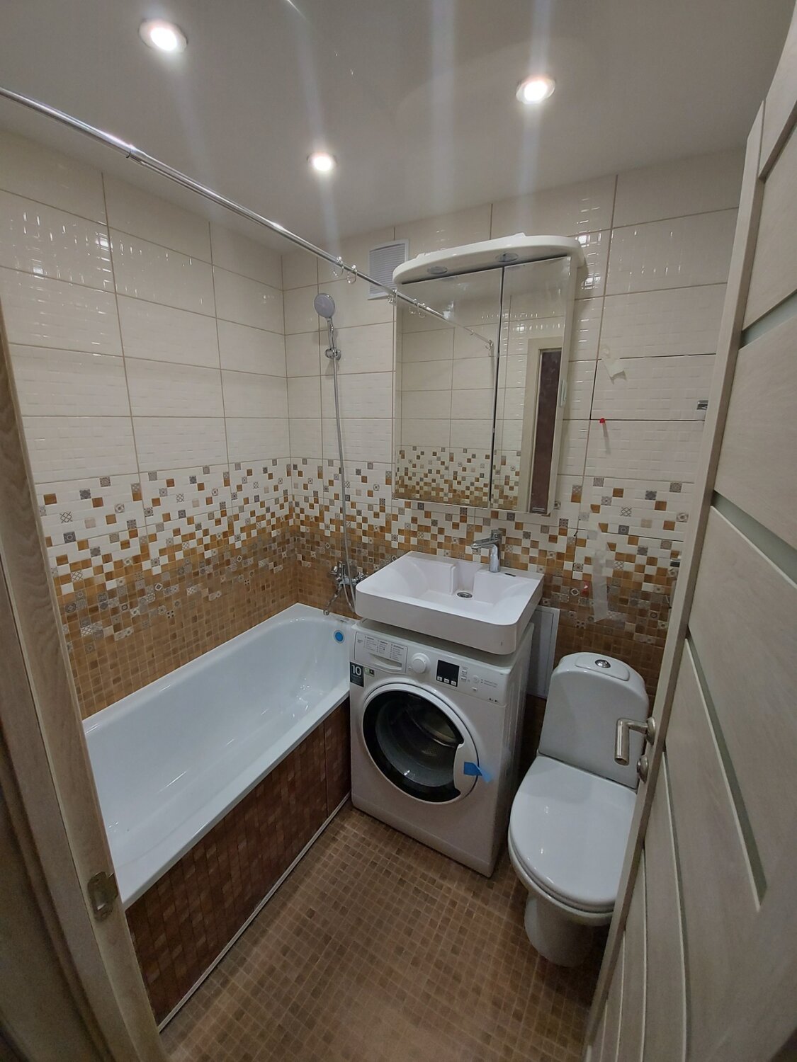 комната, ванная комната, санузел, квартира, ванная с душевой и стиралкой