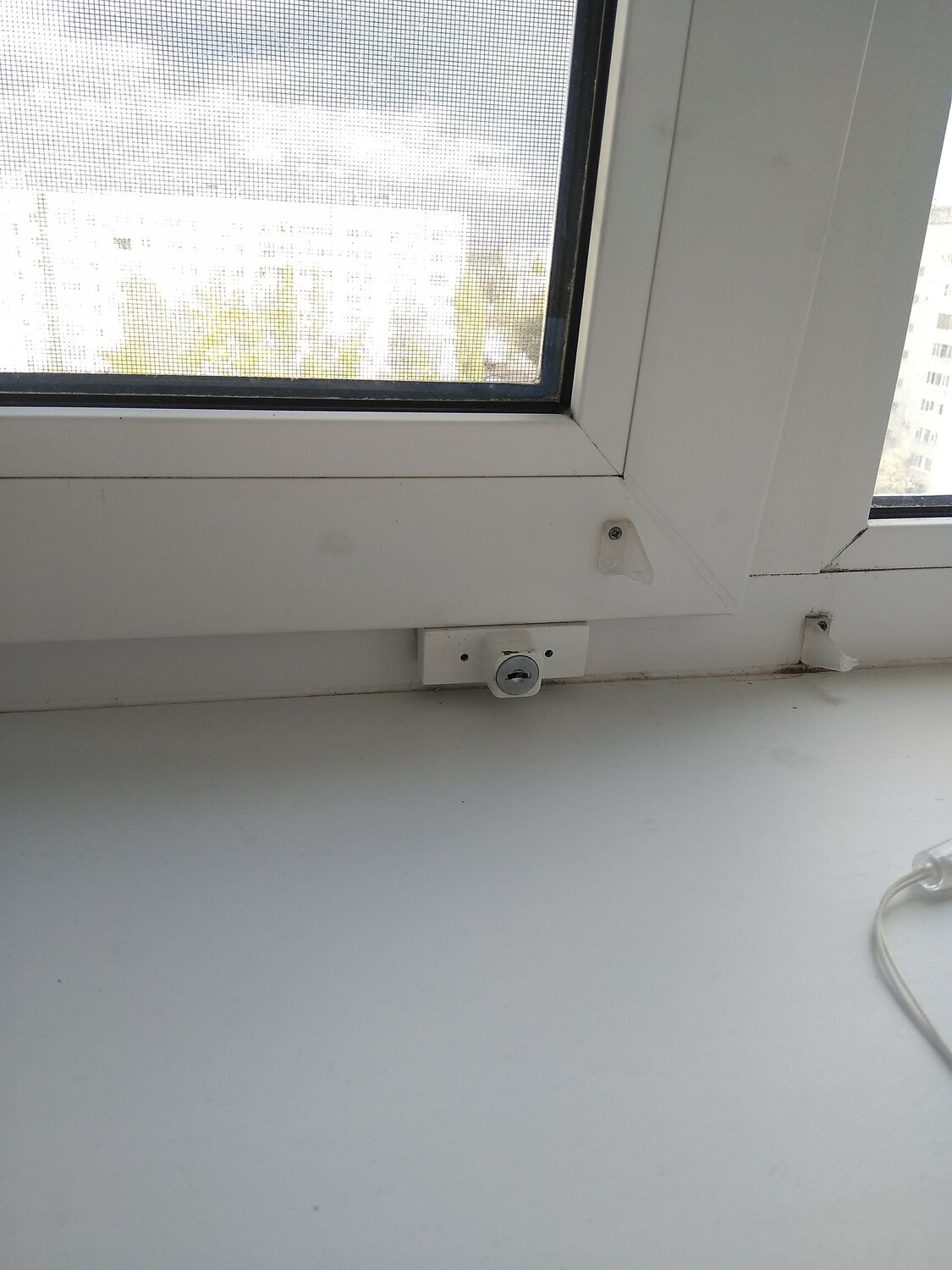 окна, пластиковое окно, замок оконный "penkid sash lock" белый, mg-ekt замок на окно sash lock penkid, детские замки на окна внизу