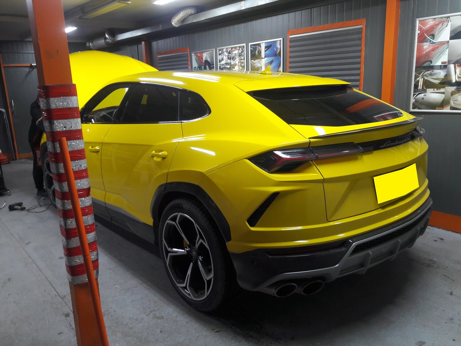 lamborghini urus, паркетник ламборджини урус, lamborghini urus желтый, ламборгини урус topcar, Volvo V40 Cross Country