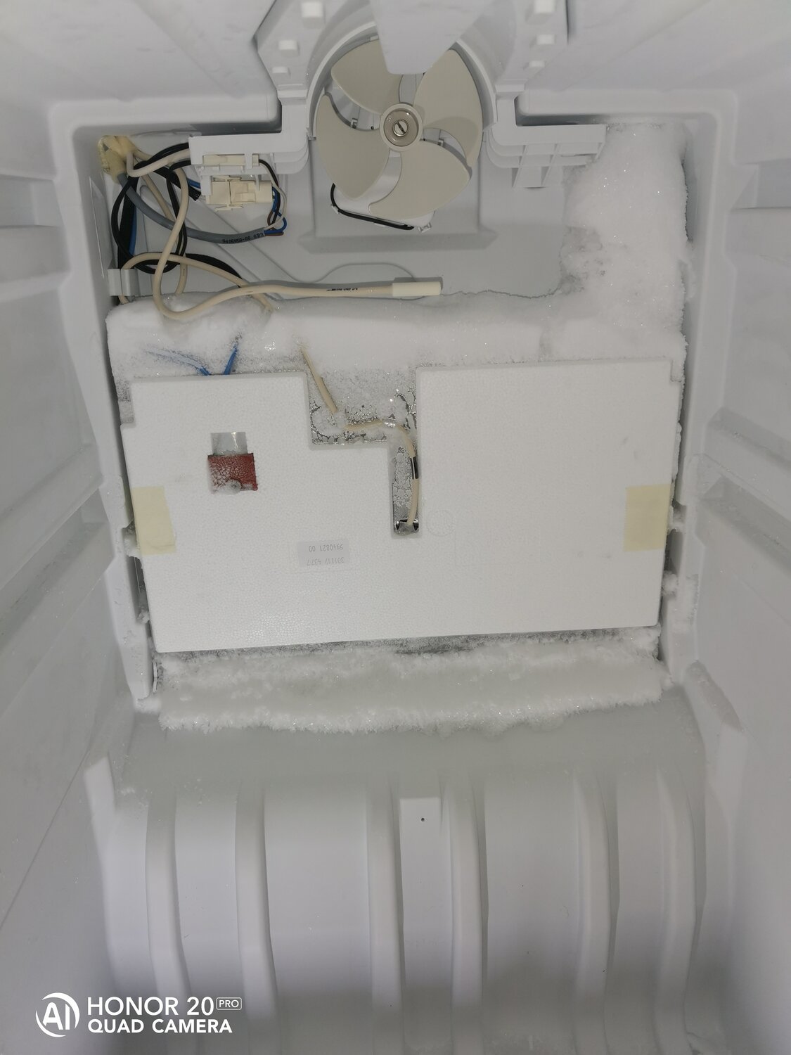 датчик морозильной камеры ноу фрост бош, датчик испарителя no frost liebherr, индезит система ноу фрост вентилятор, датчик морозильной камеры на либхер, датчик испарителя морозильника liebherr