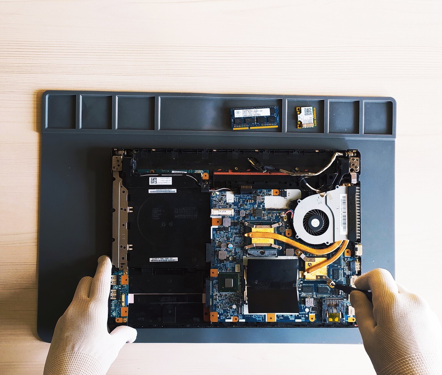 ноутбук, clevo n970td, sony vaio aw disassembly, clevo nb60ta, clevo np55de