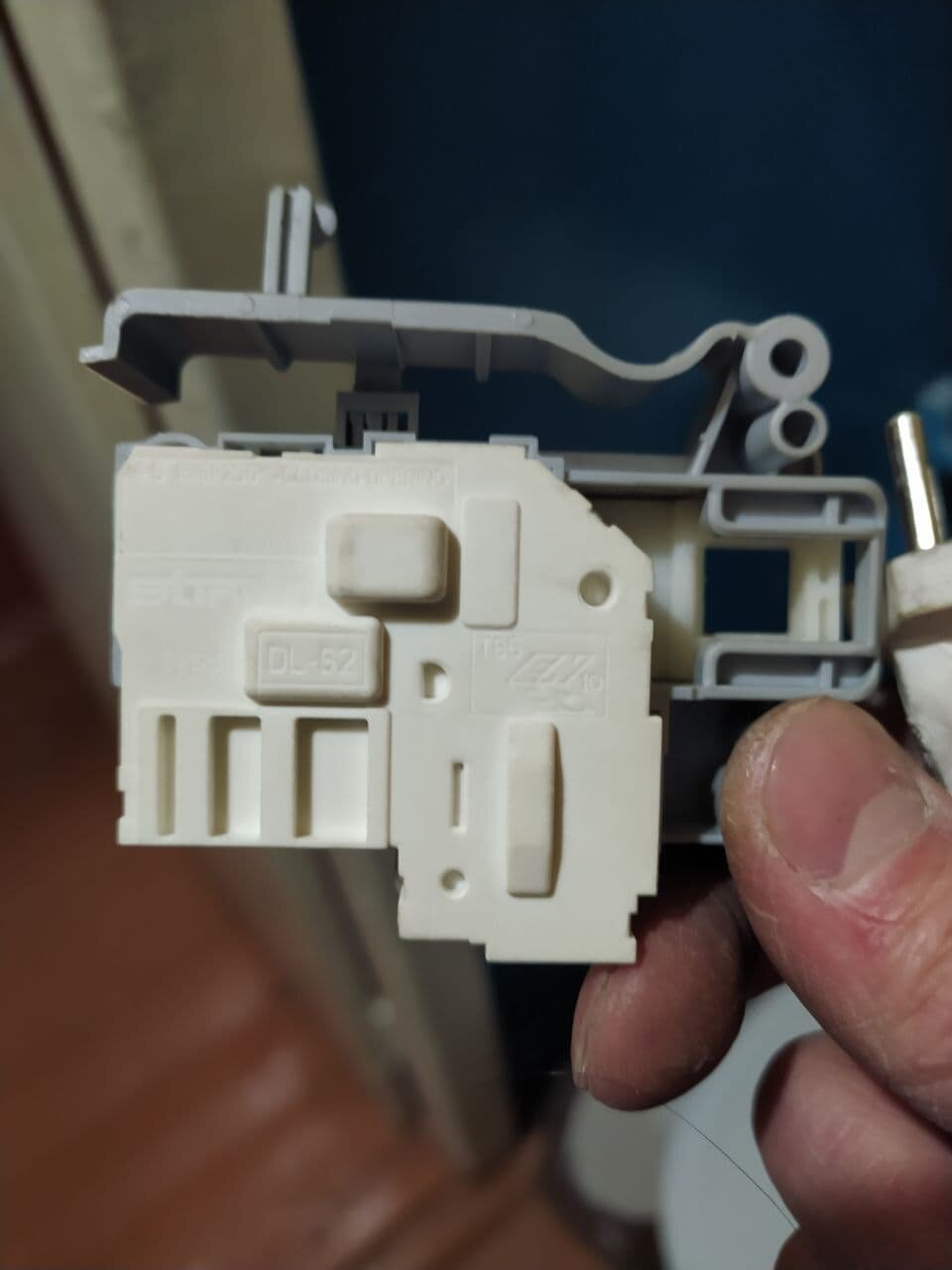 убл ariston, indesit 254755, убл indesit 254755 rold dks01570, int016id, замок люка стиральной машины электролюкс ewc 1050, замок люка стиральной машины аристон индезит (ariston indesit) 264161 / 299278, убл стиральной машины ariston c00299278
