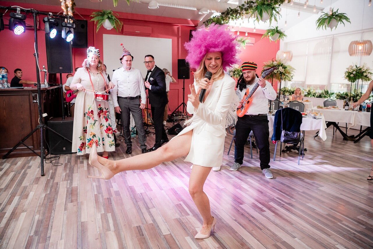 девушка, свадьба, свадьба в вираже шахты ведущая ирина, тамада на свадьбу, банкетный зал