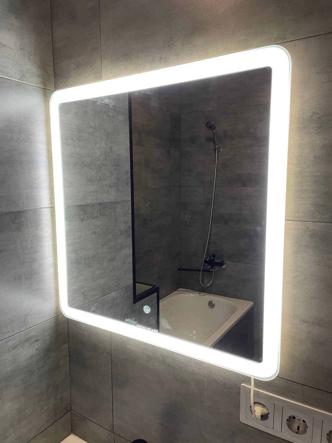 Монтаж зекрала.