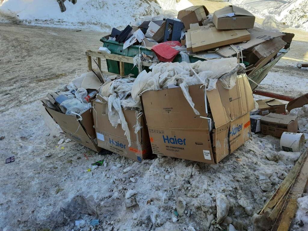 свалка макулатуры, мусор свалка, отходы, отходы картона, большая свалка