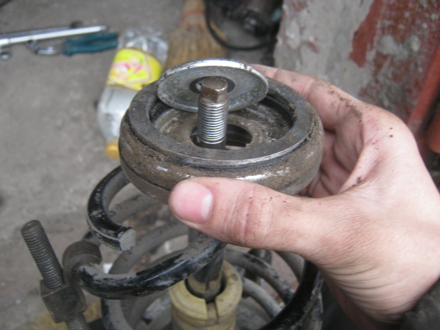 замена опорного подшипника 2110, опорный подшипник передней стойки, опорный подшипник нива шевроле, опорный подшипник ваз, опорный подшипник в разборе на ваз 21112