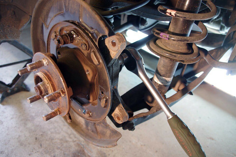 замена ступицы, задние тормозные колодки, задние колодки ручника lexus lx470, колодки ручника celica 20, замена тормозных колодок