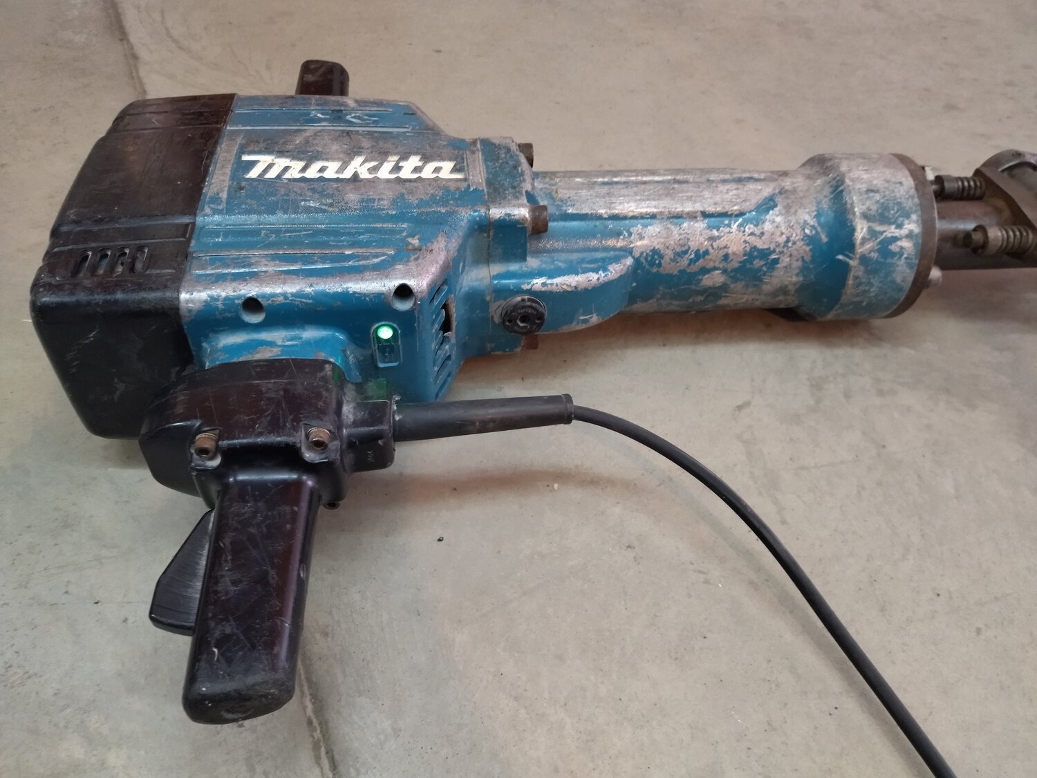 отбойный молоток электрический макита, отбойный молоток makita, макита 1801 бетонолом, отбойный молоток makita hm1801, отбойный молоток макита hm1810