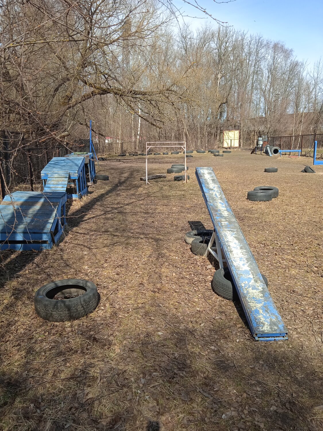 детская площадка в деревне, площадка, спортивный пейнтбол, пейнтбол, пейнтбольная площадка speedball