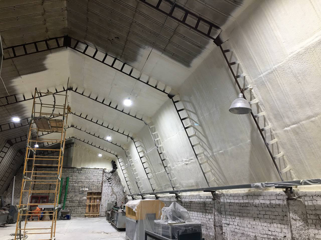 мини вышка для для работы ангарах, строительный, машинный зал чаэс, вышка внутри помещения, строительство или ремонт