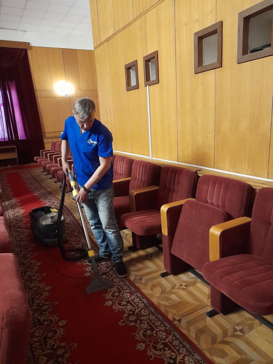 комната, кресло театральное орфей, кресло театральное, зала, кресла для актового зала