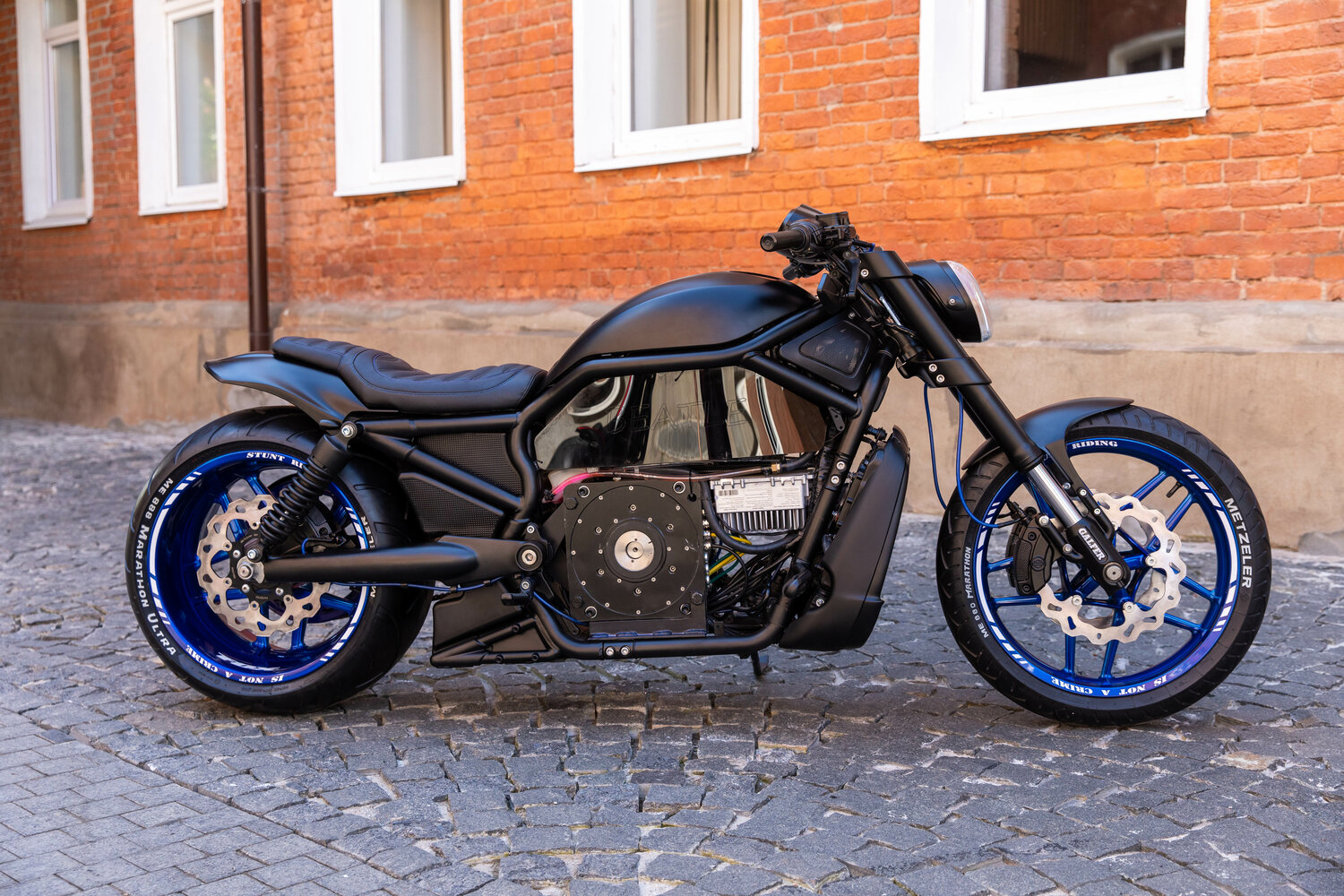 harley davidson sportster 883 iron, harley-davidson sportster, harley-davidson, cafe racer мотоцикл, мотоцикл кастом драг стиль