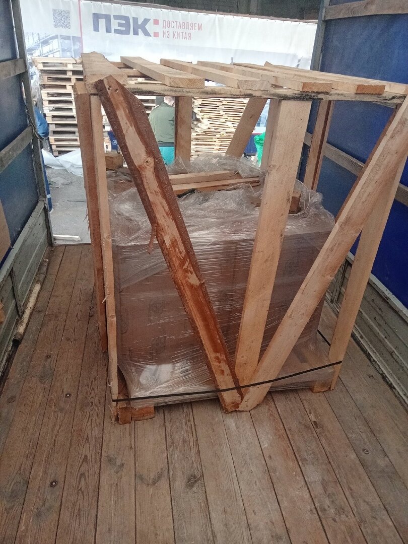 упаковка деревянная обрешетка, обрешетка груза, деревянная обрешетка, будка, обрешетка