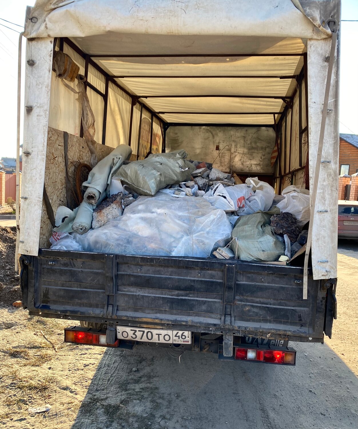 газель на свалке, газель с мусором, вывоз мусора, вывоз, вывоз строительного мусора