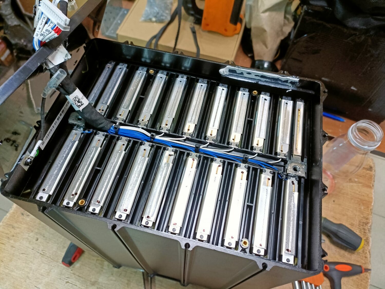 battery renault zoe, lev 50 аккумуляторы, батарея tesla model s, аккумулятор, аккумуляторная батарея