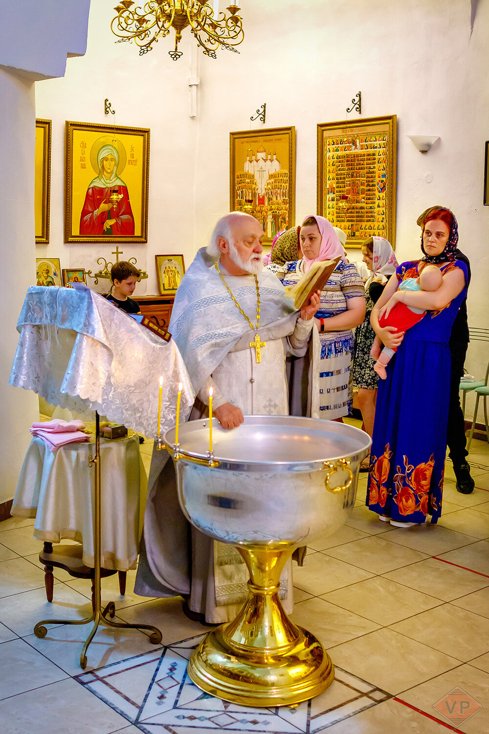 крещение таинство, крещение ребенка, крещение в храме, крещение в церкви, крещения