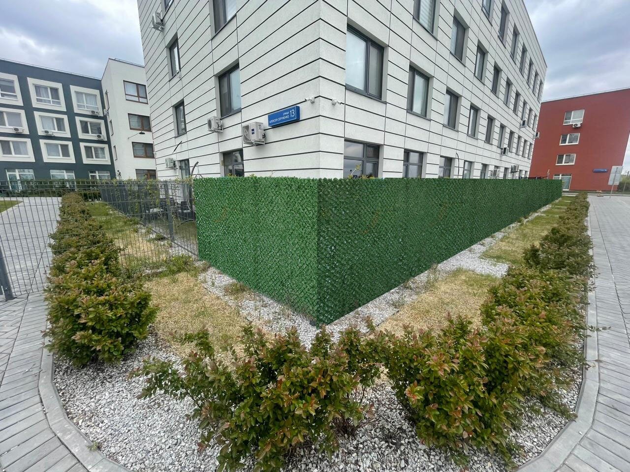 красивый забор, изгородь декоративная naterial, изгородь декоративная, ограждение забор, зеленая изгородь