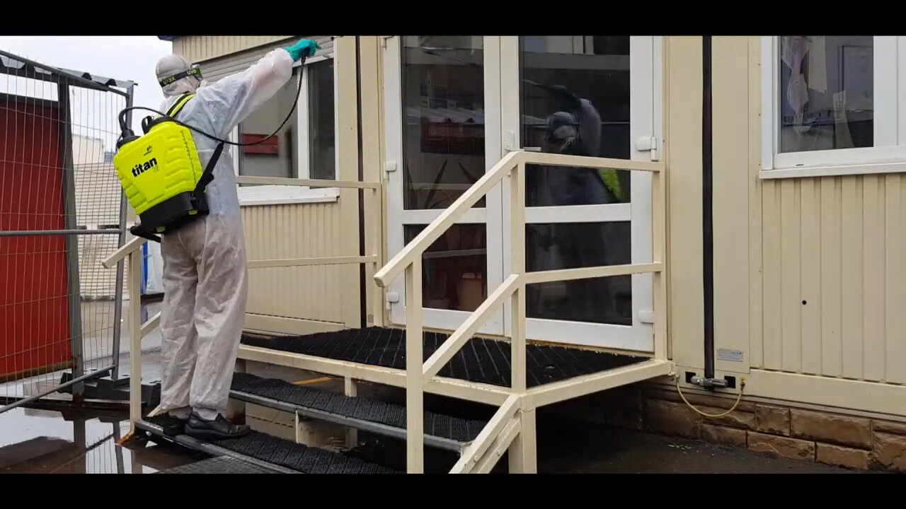 лестница для крыльца, крыльцо на металлическом каркасе, металлическая лестница для крыльца, дезинфекция, дезинфекция помещений