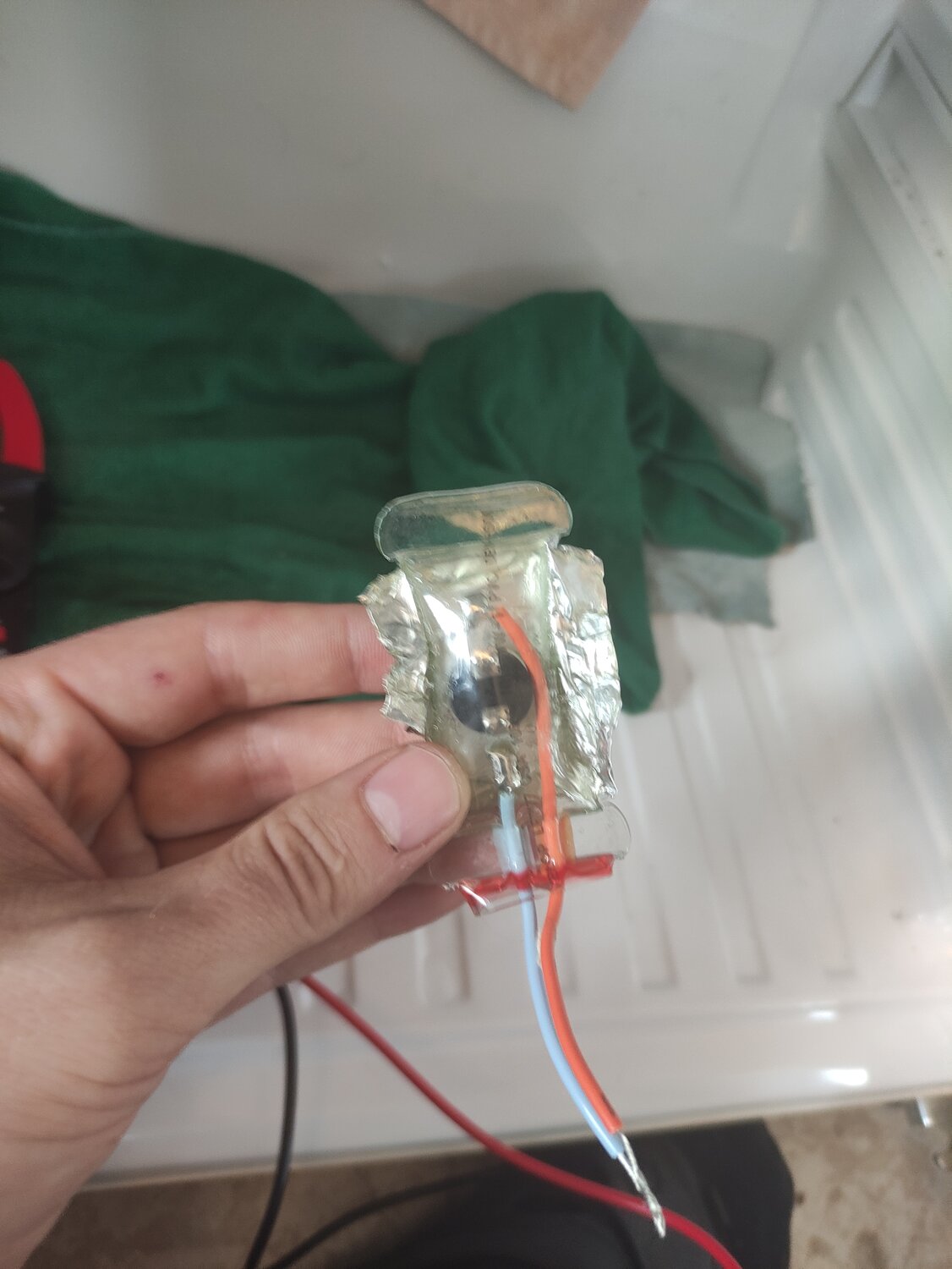 стабилизатор напряжения 12/12 вольт, датчик оттайки шарп, датчик оттайки на холодильнике ноу фрост, датчик оттайки холодильника, стабилизатор для светодиодов