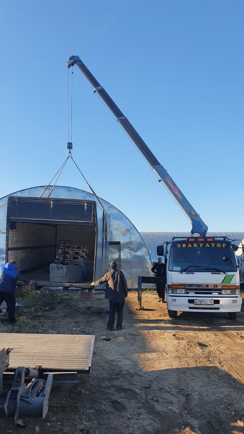 бескаркасные ангары, ангар бескаркасный, бескаркасные арочные ангары, манипулятор, строительство ангара