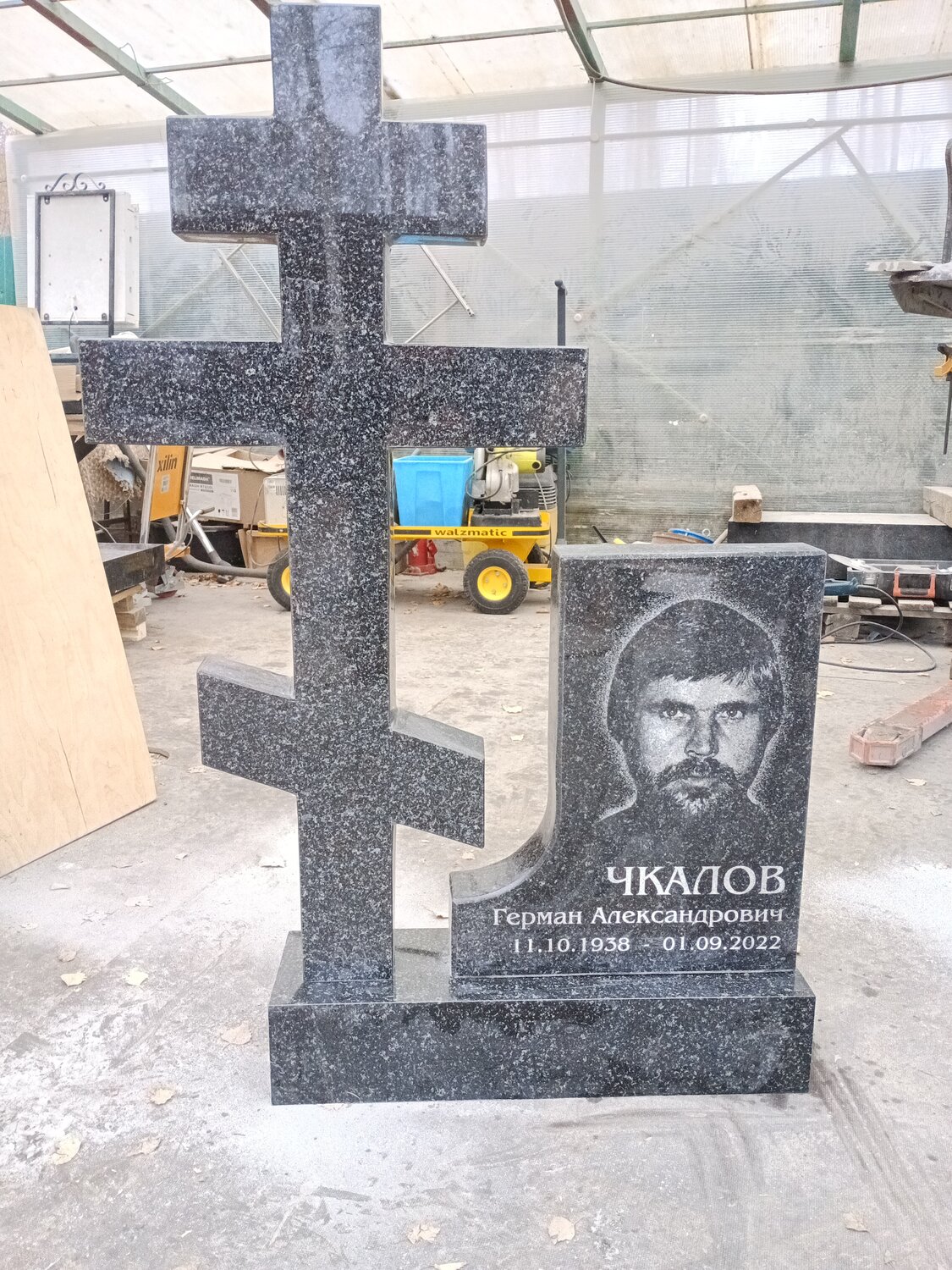 памятник, комбинированные гранитные памятники, гранитные памятники, надгробные памятники, памятники с крестом
