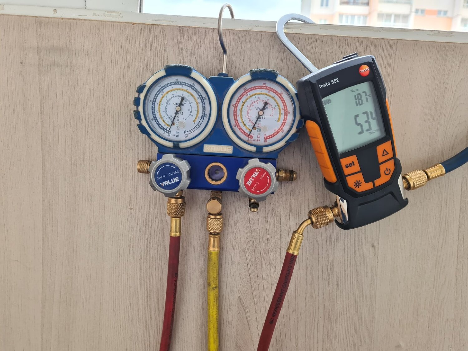 манометрический коллектор, манометрический коллектор для фреона r134a, цифровой манометрический коллектор, манометрический четырехвентильный коллектор vmg-4r-410, манифольд vmg-2-r410a