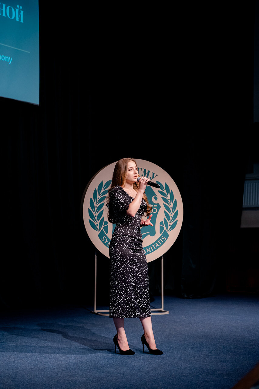 девушка, конкурс, молодежный центр, концерт ко дню матери 2019, выставка