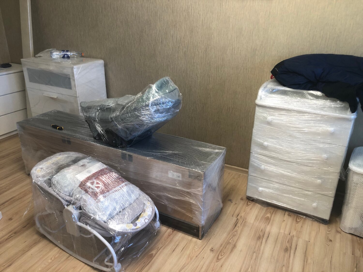 перевозка мебели, вещи в квартире, упаковка мебели, упаковка, мебель