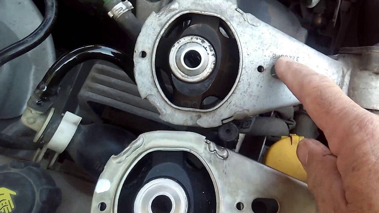 renault laguna 3 вибрация, подушка двигателя, замена сайлентблоков, опора двигателя, mitsubishi 1345a062 ролик натяжителя ремня приводного