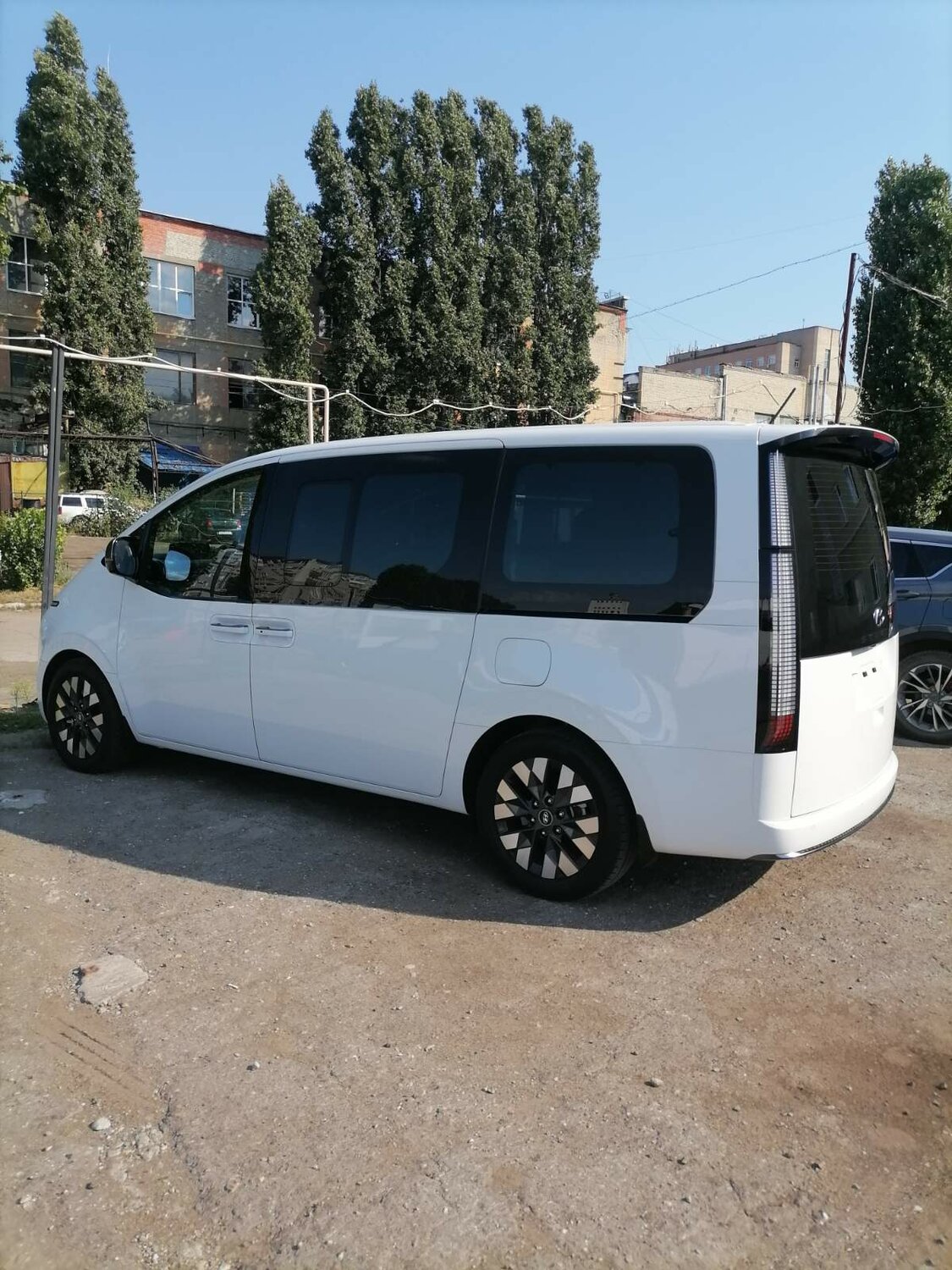 hyundai staria 2022, hyundai staria 2021 белая, hyundai staria lounge 2021, hyundai staria 2021, Nissan Serena III (C25)
