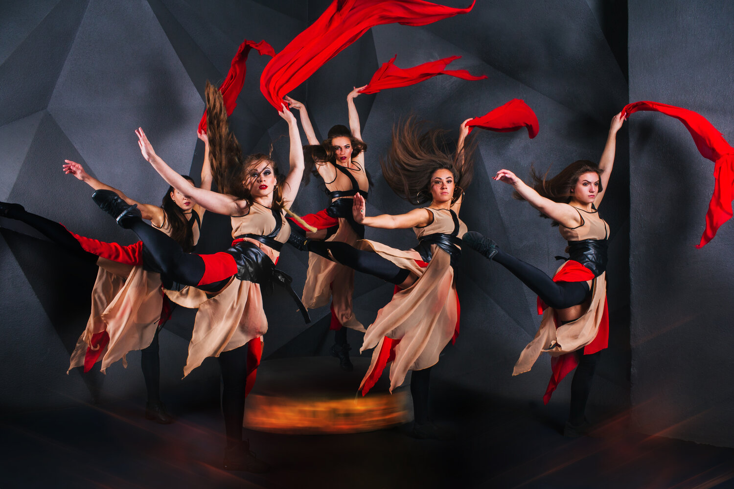 танцовщица восточных танцев, rush style шоу балет, в ритме танца, контемпорари танец, танцевальный коллектив