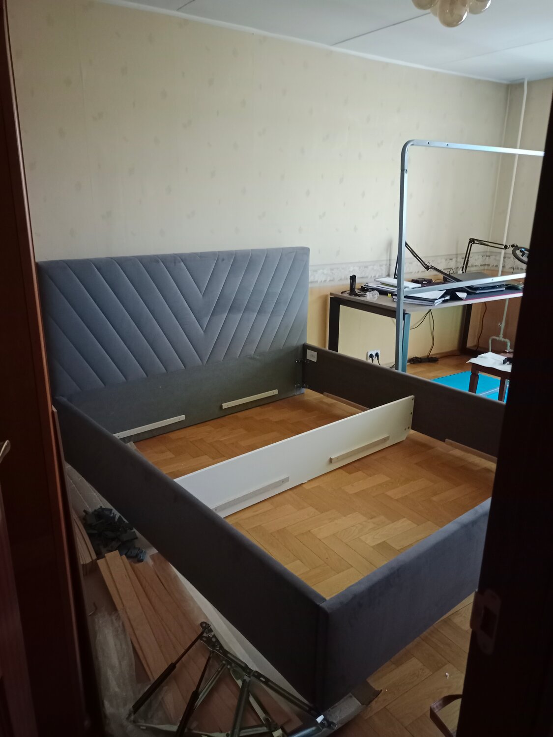 кровать, кровать кровать, кровать с подъемным механизмом, кровать с мягким изголовьем, подъемный механизм кровати