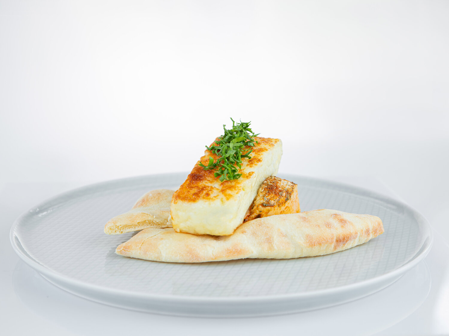 еда, треугольники из лаваша с ветчиной и сыром, омлет классический, омлет, блюда из лаваша