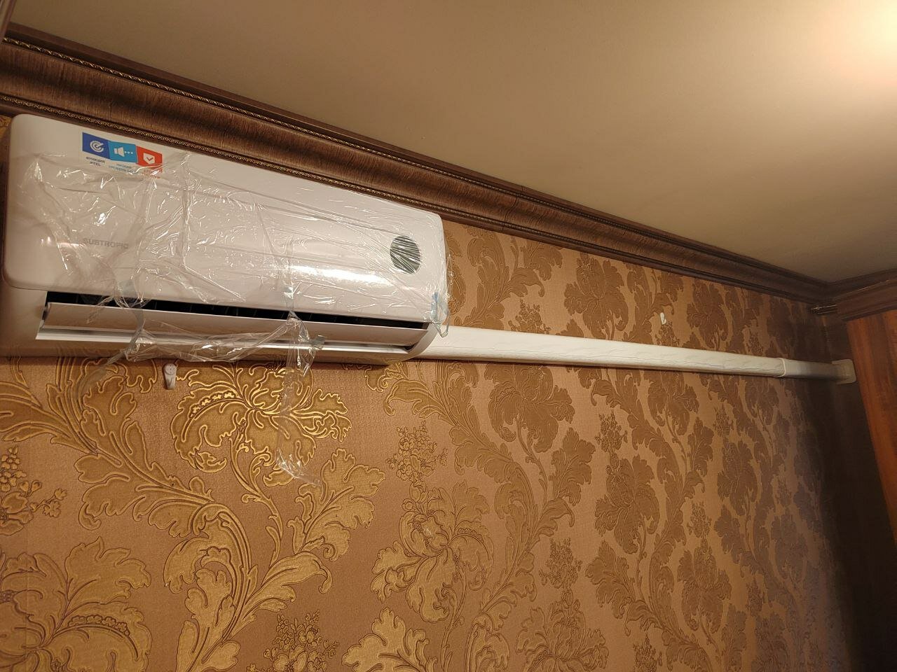 установленный кондиционер, кондиционеры сплит системы, кондиционер сплит, монтаж кондиционера, кондиционер