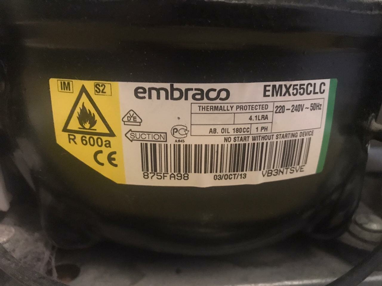 холодильный компрессор, холодильник компрессор embraco emx66clc, инверторный компрессор embraco, этикетка, пусковое реле компрессора embraco emy40clc