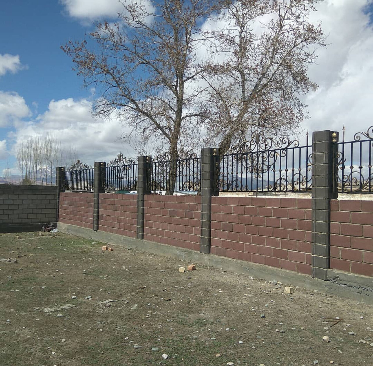 забор, кирпичные заборы, фотографии заборов, забор столбы бессер блоком 190/190, современные заборы