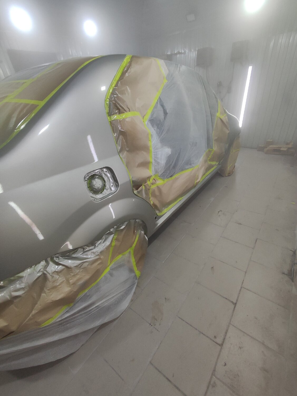 подготовка автомобиля к покраске, покраска авто, покраска кузова автомобиля, подготовка авто к покраске, оклейка автомобиля перед покраской