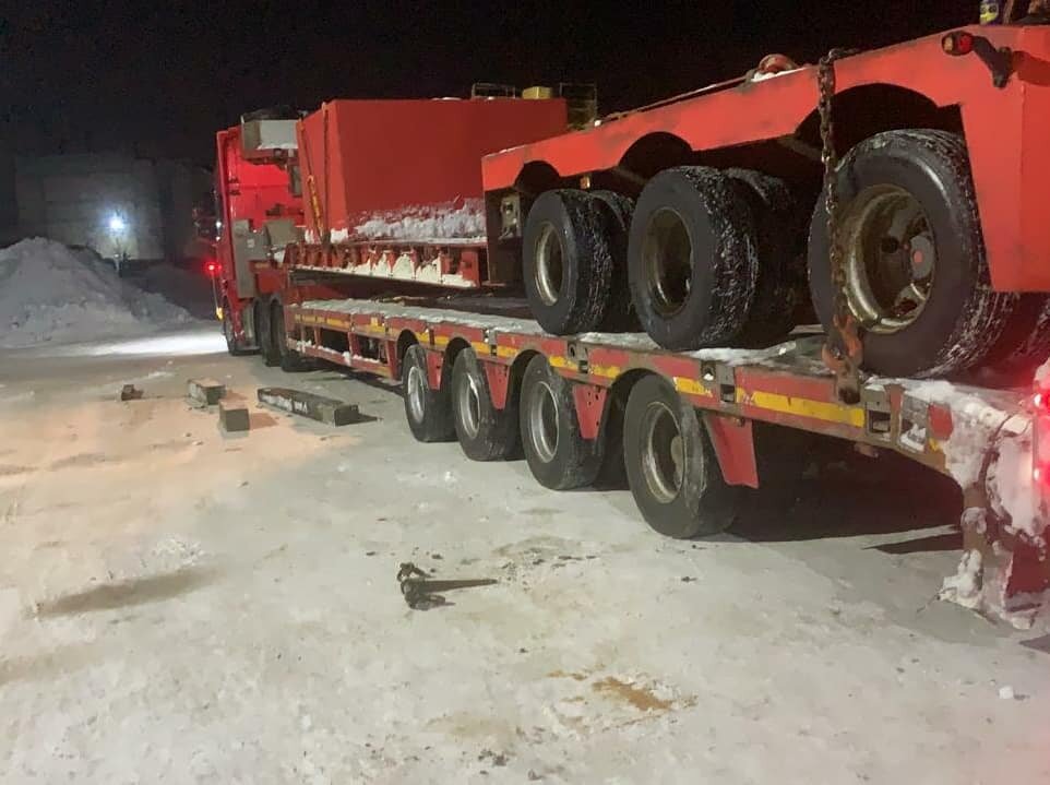 трал низкорамный, полуприцеп контейнеровоз 40 футов, полуприцеп, полуприцеп тяжеловоз политранс 9418-0000010, 994273 трал низкорамный