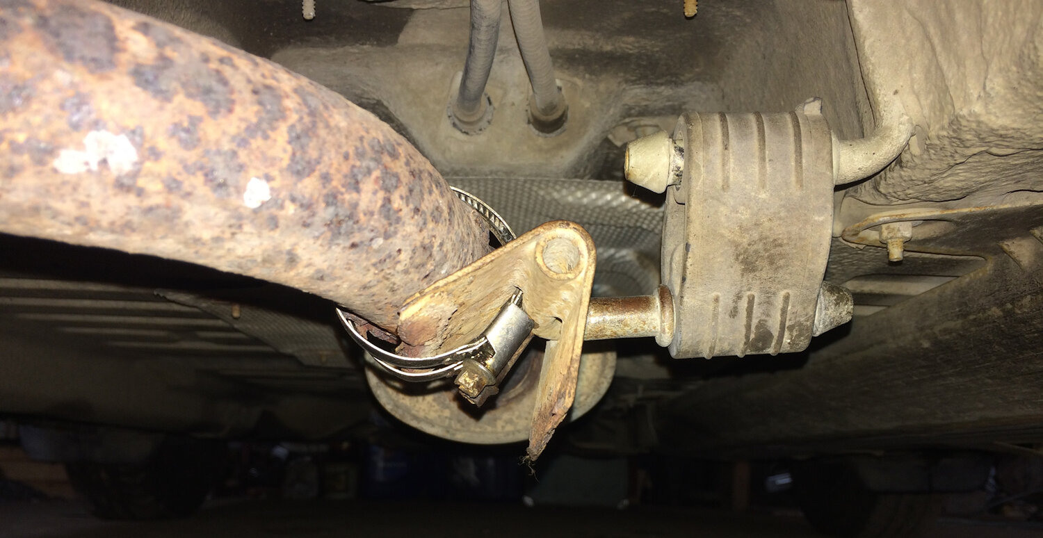 крепление глушителя рено логан 1.6, кронштейн крепления глушителя рено дастер, средний кронштейн глушителя рено логан 1, хомут крепления глушителя логан, выхлопная система лада ларгус