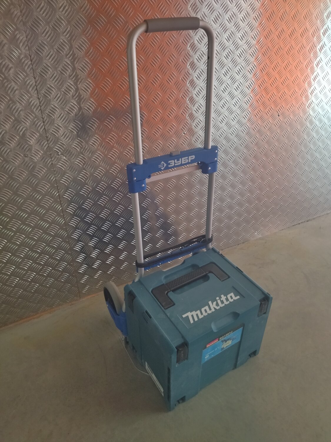 тележка makita tr00000001, тележка makpac trolley makita tr00000001, тележка makita makpac, тележка зубр 120, складная грузовая тележка makpac trolley makita tr00000001