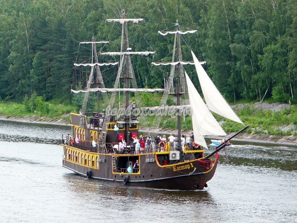 кастор 1 фрегат, корабль кастор клязьма, кастор теплоход, парусный корабль, пиратский теплоход