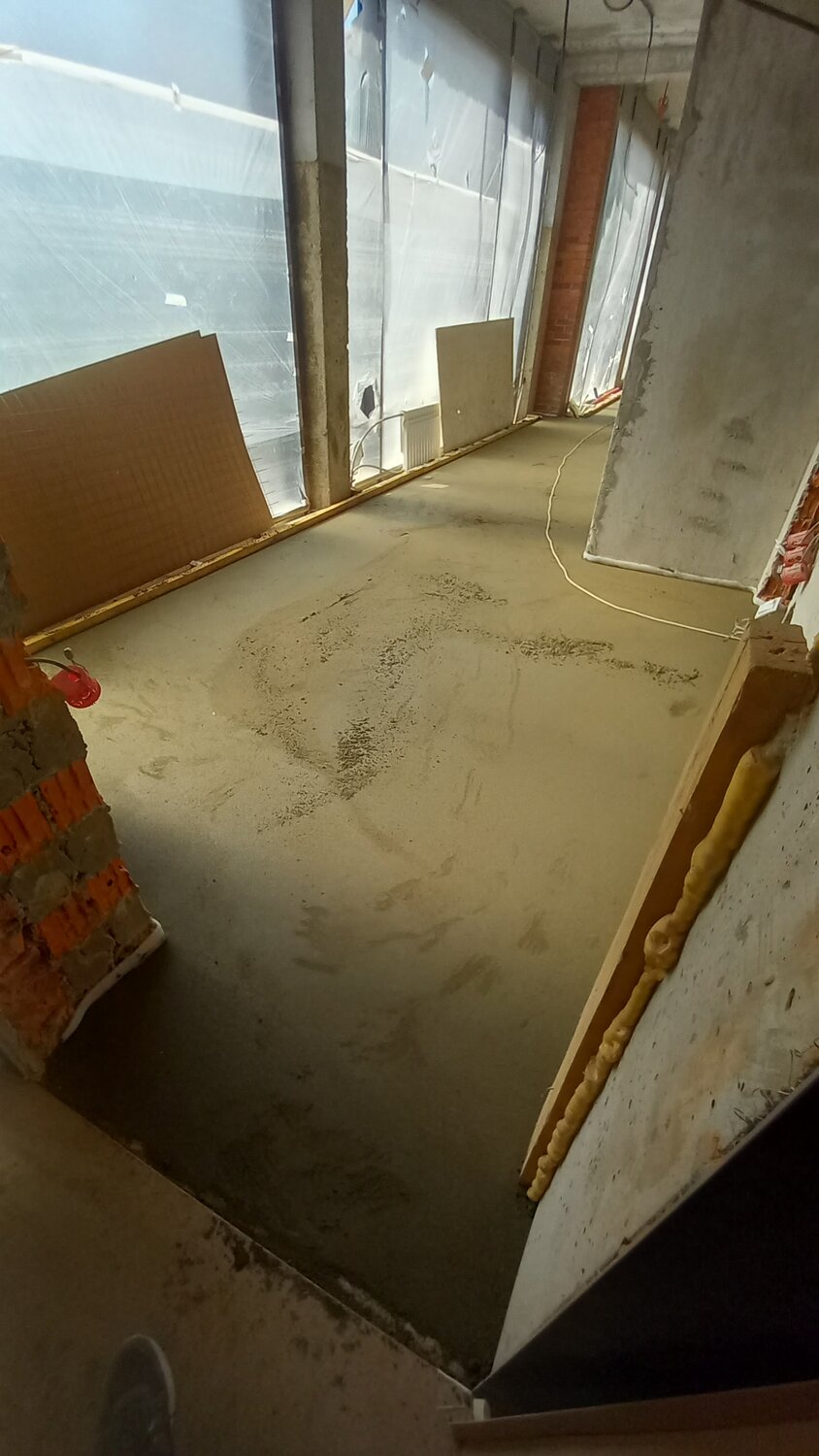 стяжка пола в квартире, стяжка пола, устройство стяжки пола, полусухая стяжка пола, полусухая стяжка