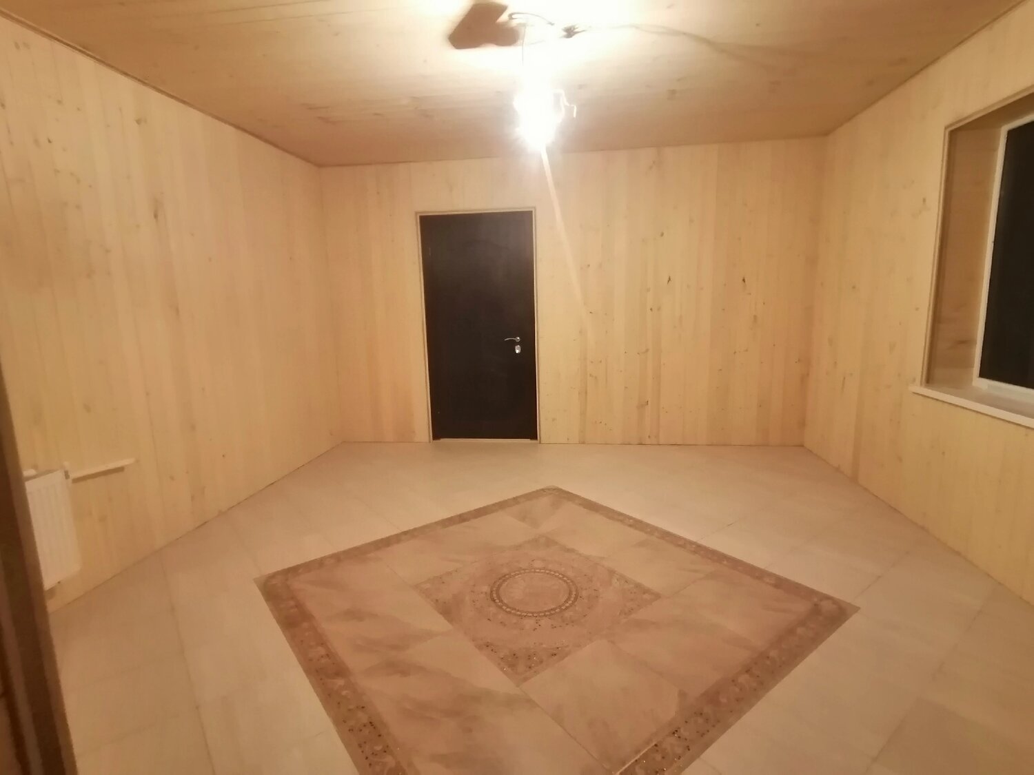 отделка вагонкой, комната отделанная вагонкой, отделка бытовки, комната обшитая вагонкой, стены обшитые вагонкой