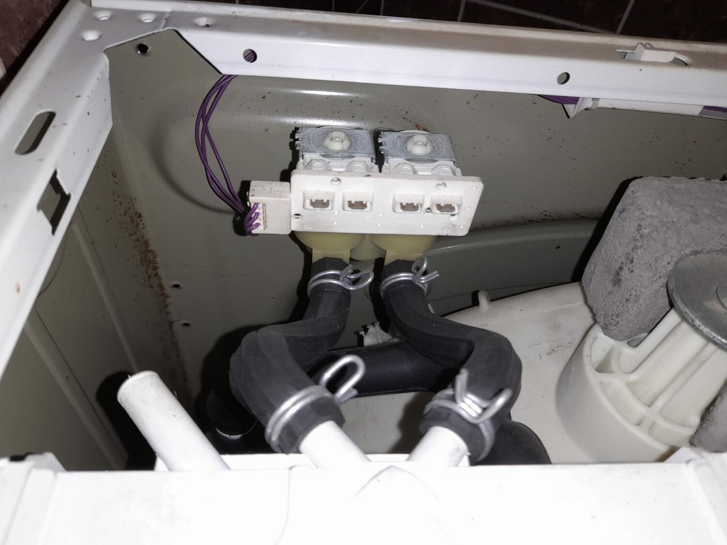 впускной клапан lg 80150 n, стиральная машина не набирает воду, стиральная машина не сливает воду, стиральная машина, клапан стиральной машины bosch maxx 5