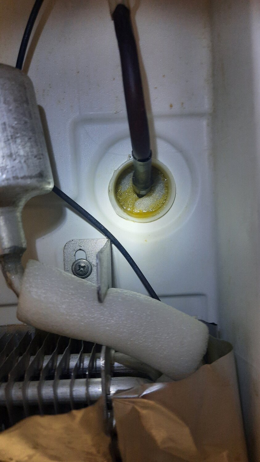 дренажная трубка кондиционера, дренажная трубка холодильника самсунг, дренажная трубка холодильника, омывательный бачок дэу нексия 2007, chevrolet nexia 2