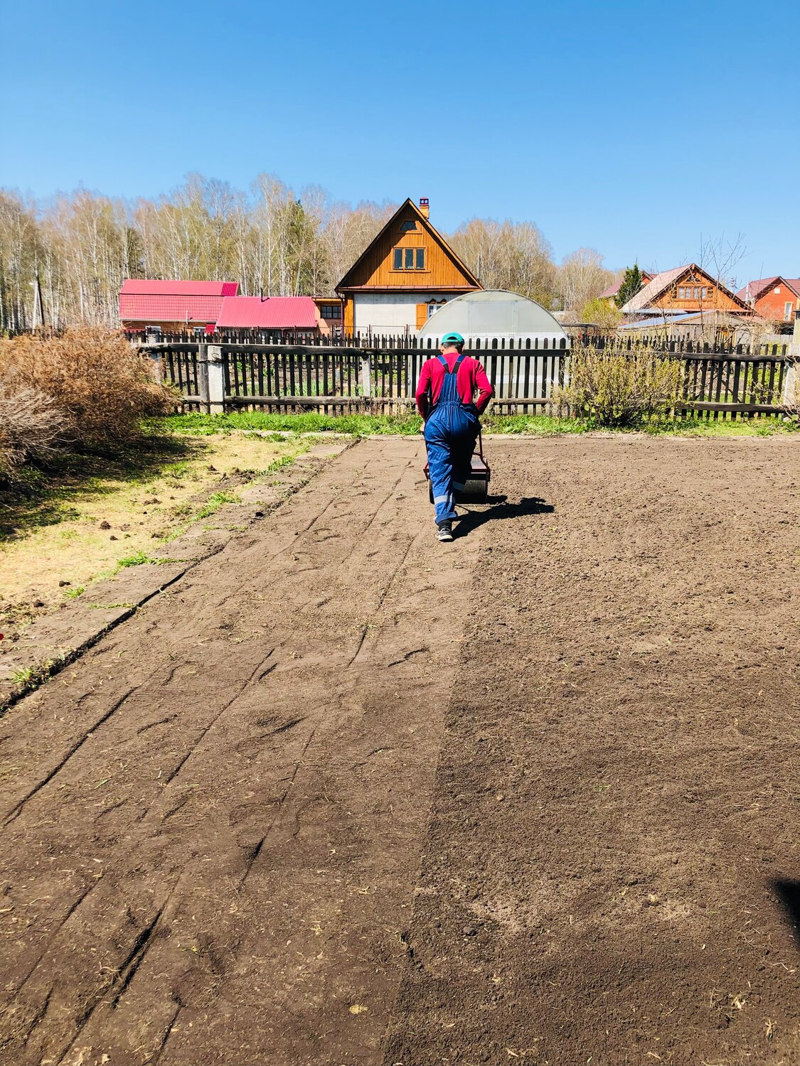 огород в деревне, в деревне, работа в деревне, огород, деревенская жизнь